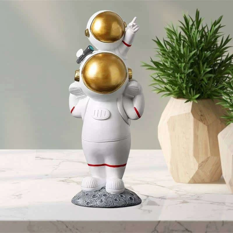 Figura de niño astronauta